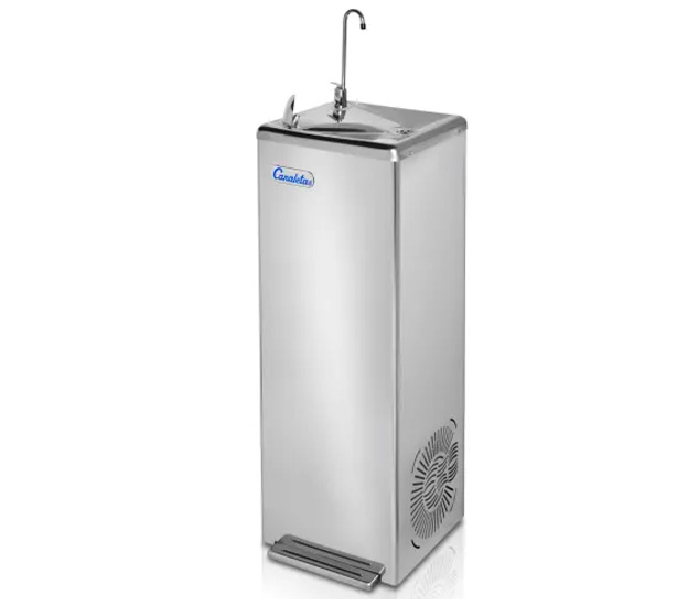 Fuente de agua con pedal
